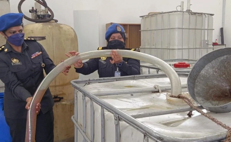 回鍋油混合津貼食油 黑心廠商重新包裝出售牟利