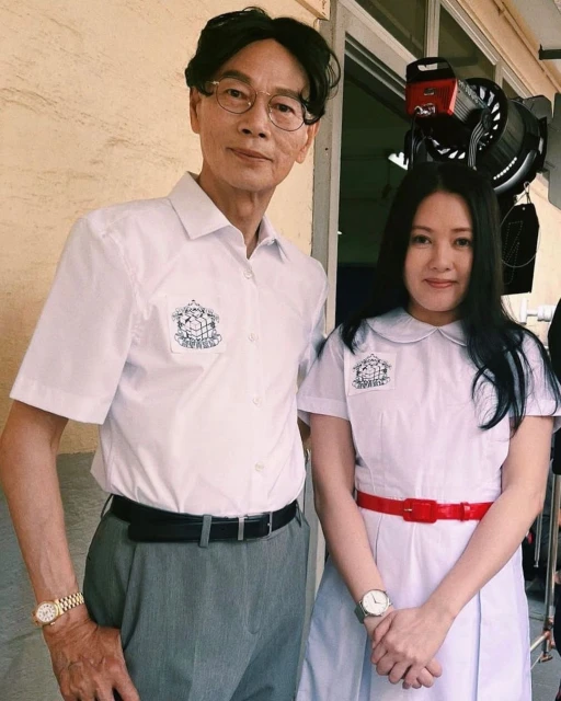 與羅家英逆齡扮「校花校草」　56歲李麗珍校服造型獲贊