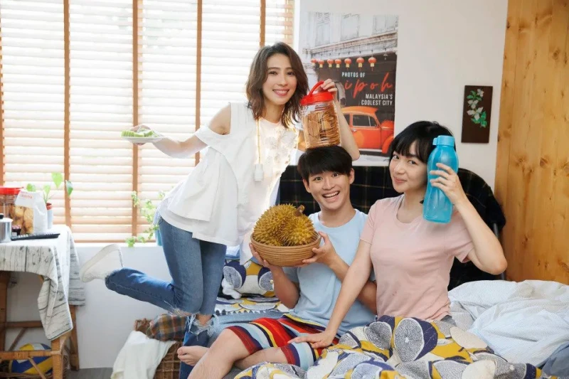 戴佩妮瘦到能「鑽進洗衣機」驚呆網民　3年沒返馬嘆想家