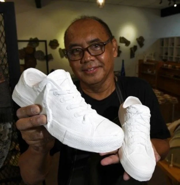 一雙白鞋RM15000? 大馬男用一年研究製作