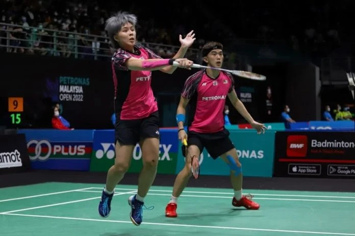 與中國世界第一交鋒　邦榮依蔚直落兩局戰敗