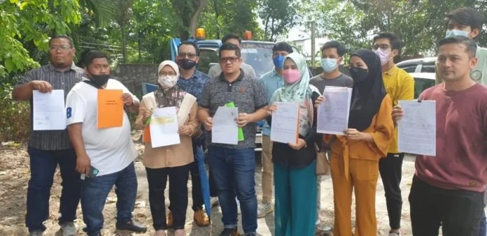 6男女湊120萬投資手套生意 想短期高回抽結果血本無歸