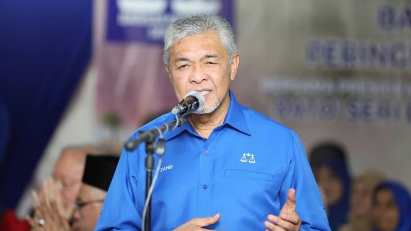 前副首相阿末扎希： 錢非萬能，但沒錢萬萬不能！