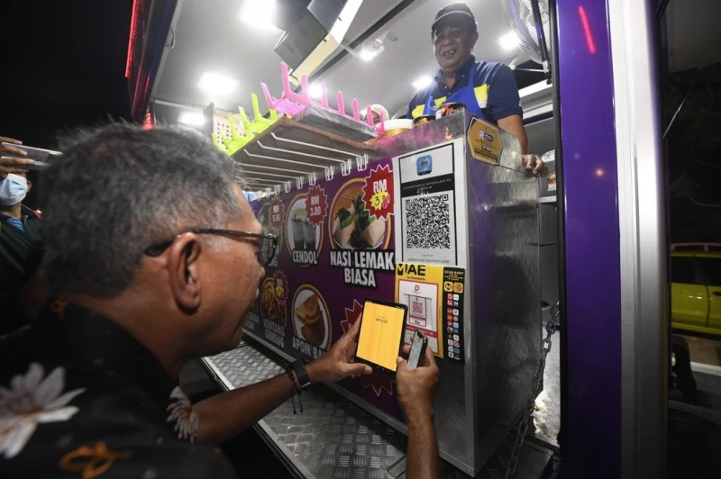 副貿消部長羅索：無現金支付料成大馬人文化