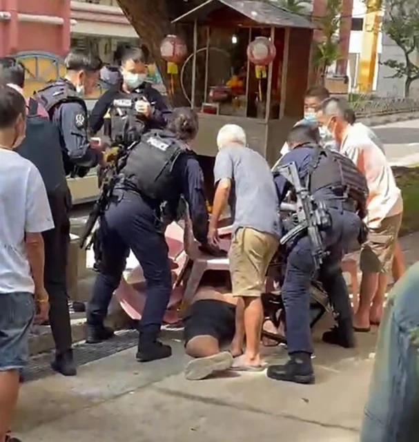 老翁看人下棋遇橫禍　後腦勺被砍一刀