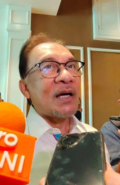 扎希納吉曾簽SD支持任相　安華：納吉要我協助終止法庭案