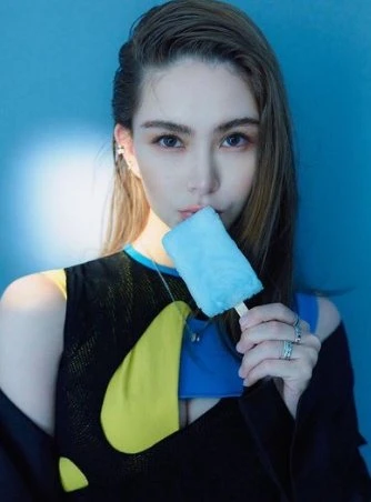 昆凌產後1個月宣布回歸　展現好身材 網贊「像沒生過一樣」