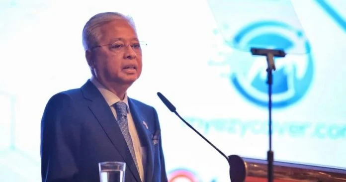 首相:大馬一家車險計劃近期擴大至私人界