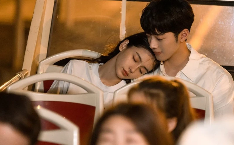 Angelababy與賴冠霖演姐弟戀　被批沒CP感：像媽媽吻兒子