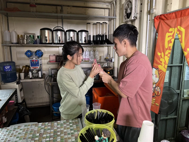 《三河之約》三合港開拍　周雪婷被賴宏恩「胸壓」：差點窒息