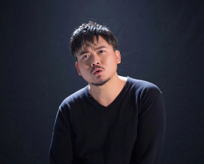 背3通緝罪包括被控性侵前議員兒子　大馬籍歌手丘沁偉持毒在台被捕