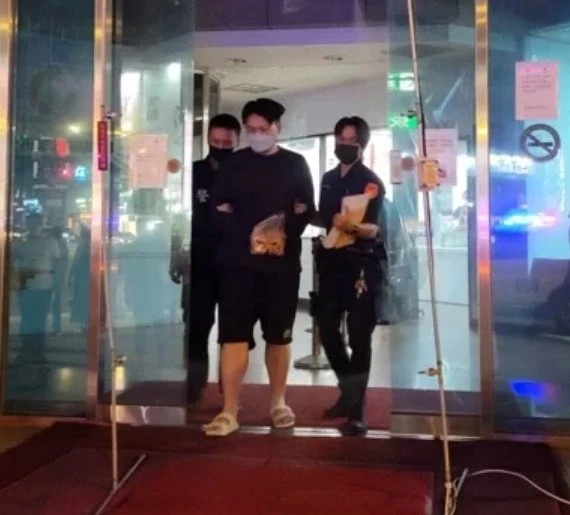 背3通緝罪包括被控性侵前議員兒子　大馬籍歌手丘沁偉持毒在台被捕