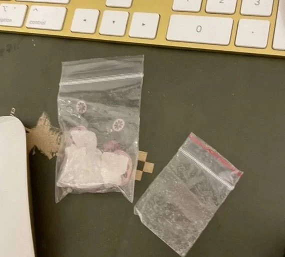 背3通緝罪包括被控性侵前議員兒子　大馬籍歌手丘沁偉持毒在台被捕