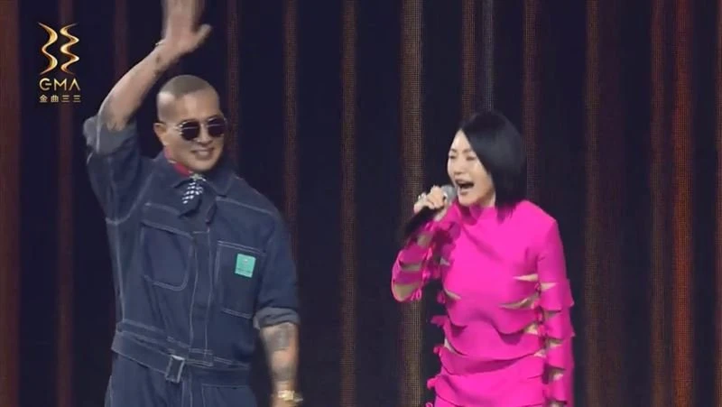 【金曲33】小S陶晶瑩頒獎到一半　具俊曄驚喜現身引全場尖叫