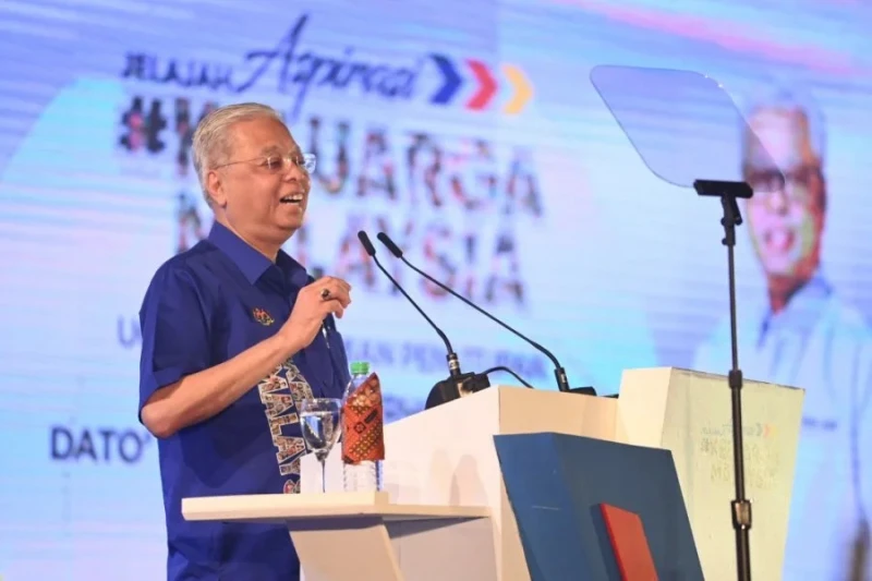 現身大馬一家活動　首相致詞提達祖丁