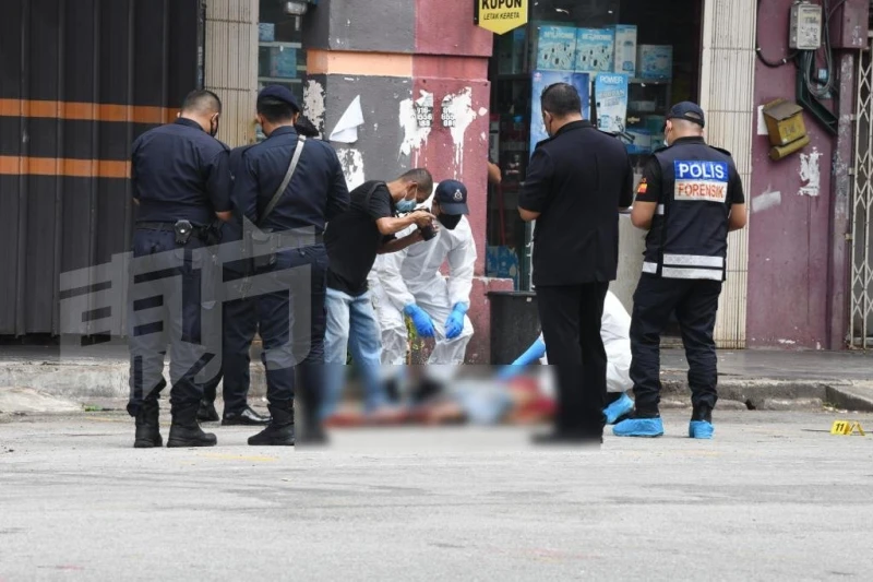 印尼外勞持刀劫雜貨店　慌亂中砍傷自己流血過多不治