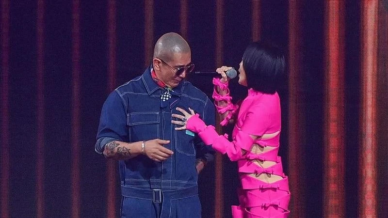 【金曲33】摸姐夫具俊曄胸被虧「性騷擾」　小S：我在開玩笑