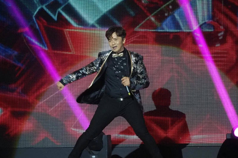 4經典唱將飆歌尬舞　林永發化身「舞王」大跳《對你愛不完》