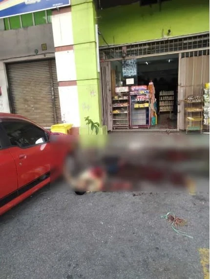 客工持鐮刀搶馬國雜貨店 纏鬥中失手砍死自己