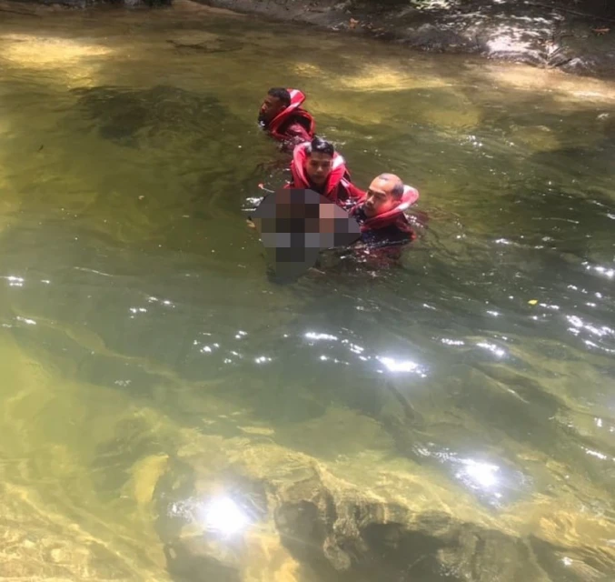 5少年到瀑布戲水　3人溺水2人獲救1人溺斃