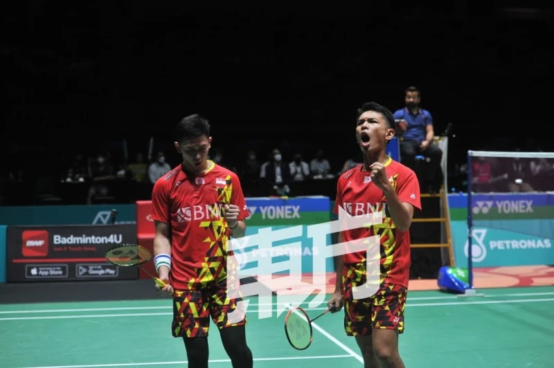 決勝局守住領先優勢　保林組合戰勝印尼男雙奪冠