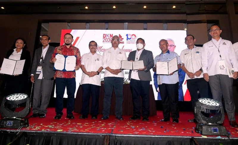 包括東姑扎夫魯與沙里爾韓丹　諾奧馬：巫統應派年輕大將進攻雪州