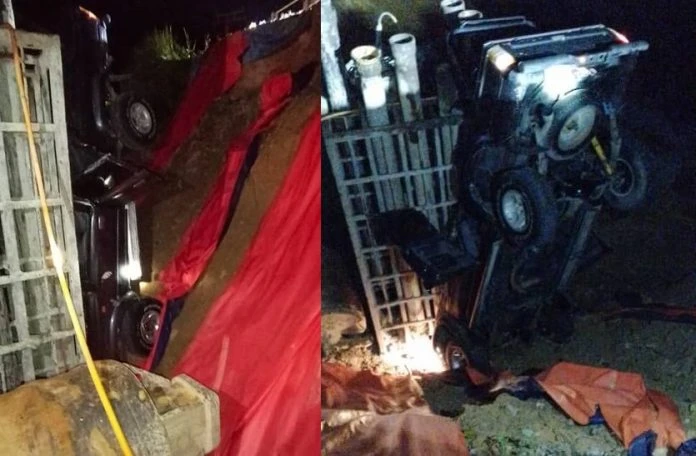 皮卡失控垂直掉進施工洞坑   造成3重傷1輕傷