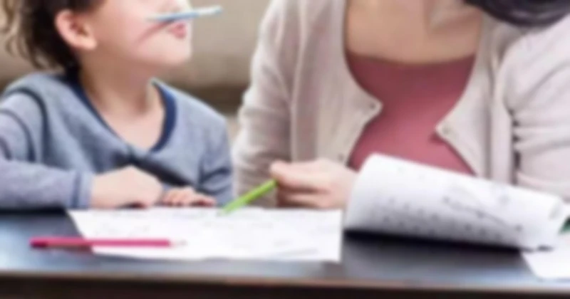 教孩子做功課　媽媽氣到雙手呈雞爪狀送醫