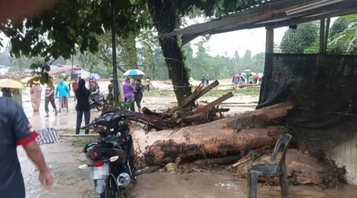 華玲爆發山洪 男子回家驚覺中風妻、懷孕媳婦及繼子失蹤