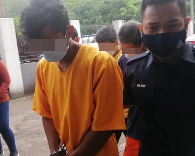 裸男涉殺妻兒　延扣7天助查