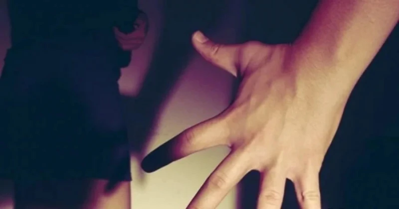 上廁所遭洋壯漢摸臀 青年:他說Very Nice我想哭