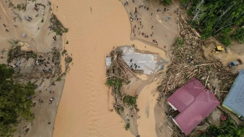 政府發50萬初期援助 為華玲山洪災民解困