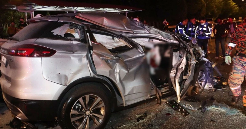 2車1摩哆凌晨連環撞　釀4人重傷1人死亡