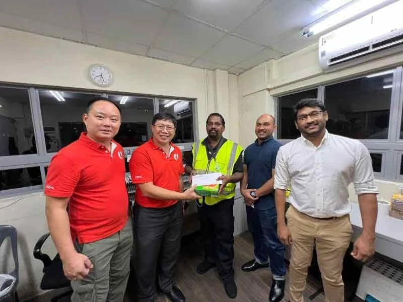 不滿被要求戴口罩　獅城流氓狂毆大馬保安