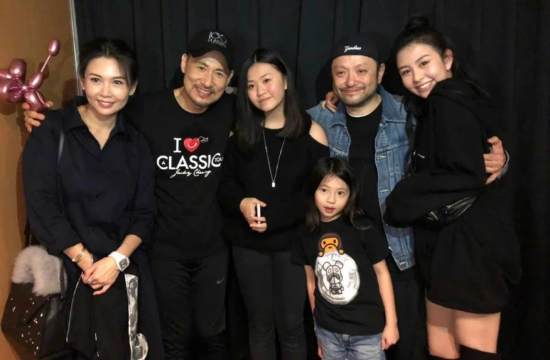 邱淑貞小女兒近照罕曝光　3姊妹各有各的美