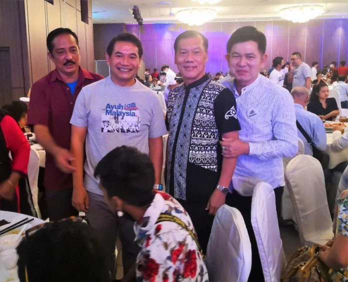 拉菲茲:政治課題已失去市場