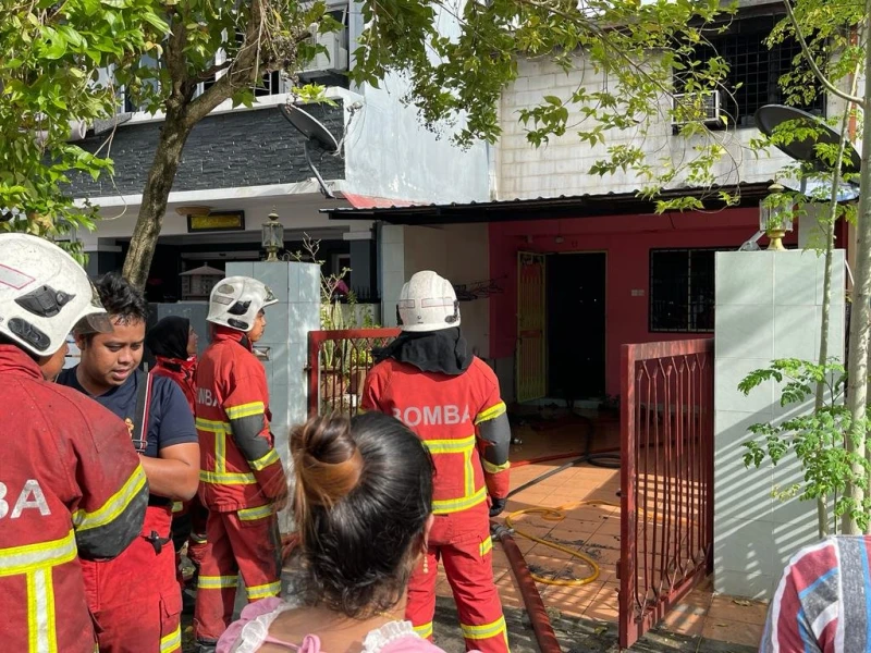 聾啞女兒視頻報訊　單親家庭房子被燒