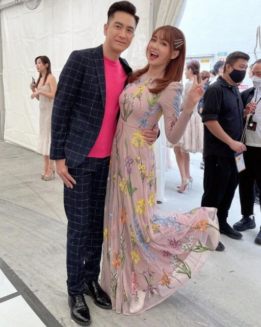 馬國明湯洛雯「十指緊扣」高調放閃　網疑：好事近？