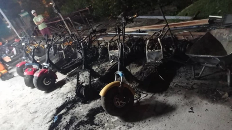 擔布南高球俱樂部火患 燒燬6輛電動車