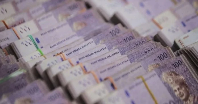 根據騙子指示匯款 華裔女被騙走逾10萬令吉