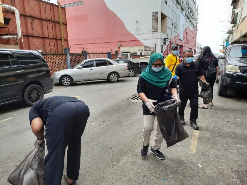 啟德行集團拿篤區團隊  展開清潔市區義舉
