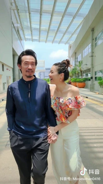 陳豪陳茵媺合體拍劇　兩夫妻十指緊扣漫步電視城曬恩愛