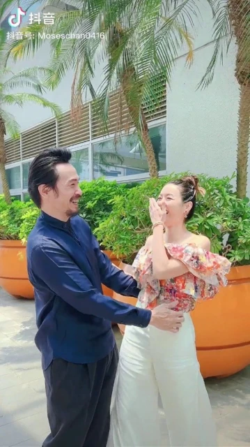 陳豪陳茵媺合體拍劇　兩夫妻十指緊扣漫步電視城曬恩愛