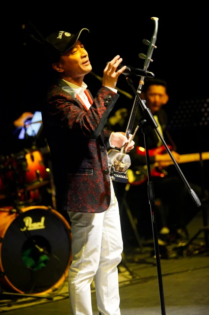 為慈善卯全力「拼」錢被封「撲水天后」　梁愛慈成功籌獲超過10萬善款！