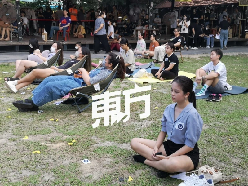 檳城舉辦「發獃比賽」　華女鄧瑪莉全程發獃75分鐘奪冠