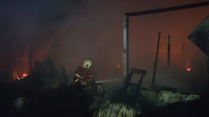 住家改建工廠凌晨遭祝融光顧　未釀人員傷亡