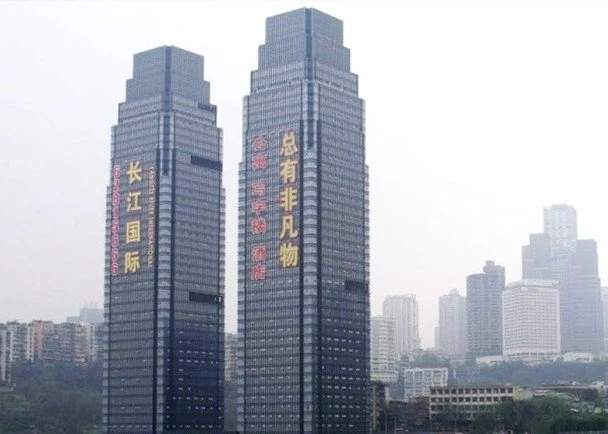 追星族聚偶像公司樓下　嚴重干擾引發樓內員工不滿