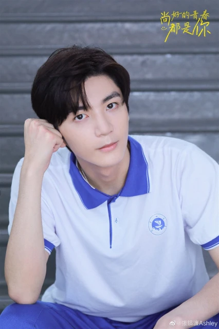 洪欣21歲兒子帥出新高度　樣貌與生父莫少聰完全不像？