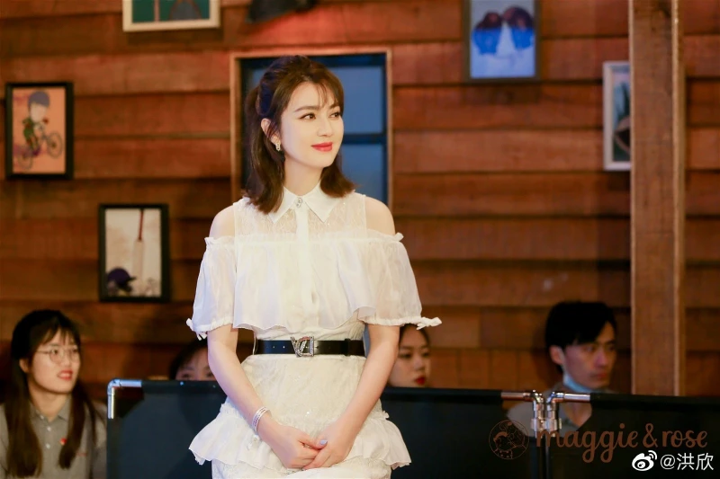 洪欣21歲兒子帥出新高度　樣貌與生父莫少聰完全不像？