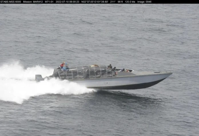 海上飆速畫面曝光 走私快艇闖大馬海域被驅離